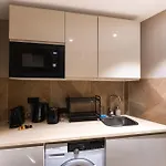 Cozy And Air-Conditioned In The Heart Of Paris