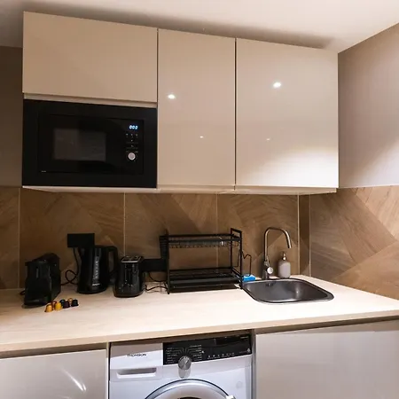 Cozy And Air-conditioned In The Heart Of Appartamento