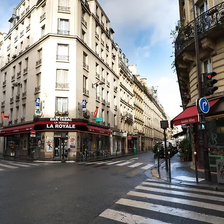 Cozy And Air-conditioned In The Heart Of Parigi
